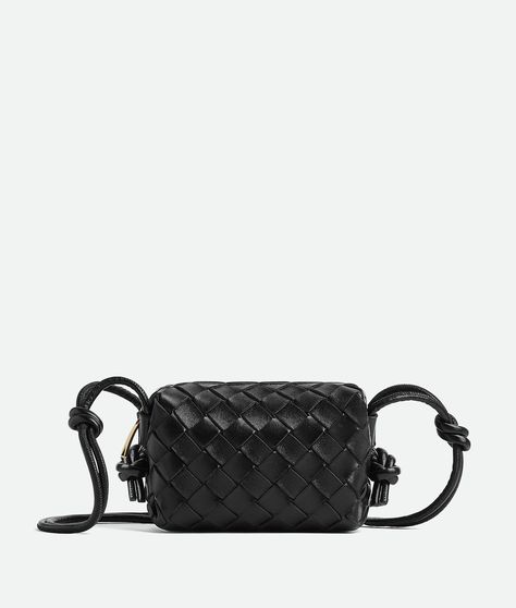 Bottega Veneta Jodie, Leather Camera Bag, Bottega Veneta Intrecciato, Black Shop, Eyewear Womens, Black Hardware, Lambskin Leather, Bago, Leather Crossbody Bag