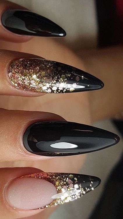 Wedding Nails Black, Black Gold Nails, Unghie Sfumate, Nails With Glitter, Black Nail Designs, Nails Black, Nagel Inspo, Cat Kuku, Classy Nails