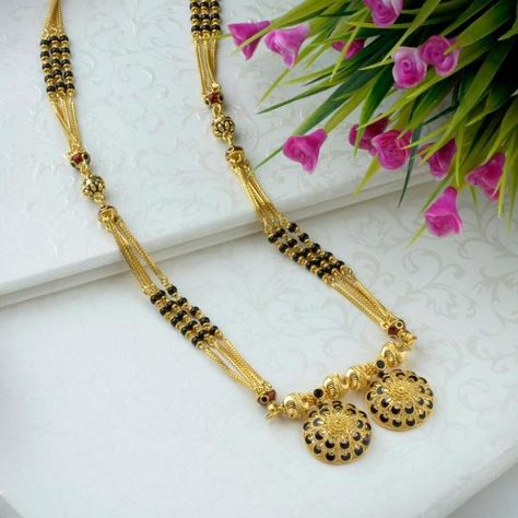 Mangalsutra Vati Designs Gold, Mangalsutra Vati, Mangalsutra Designs Gold, Indian Brides Jewelry, Black Beads Mangalsutra, Fancy Jewelry Necklace, Antique Jewellery Designs, Gold Mangalsutra Designs, Black Gold Jewelry