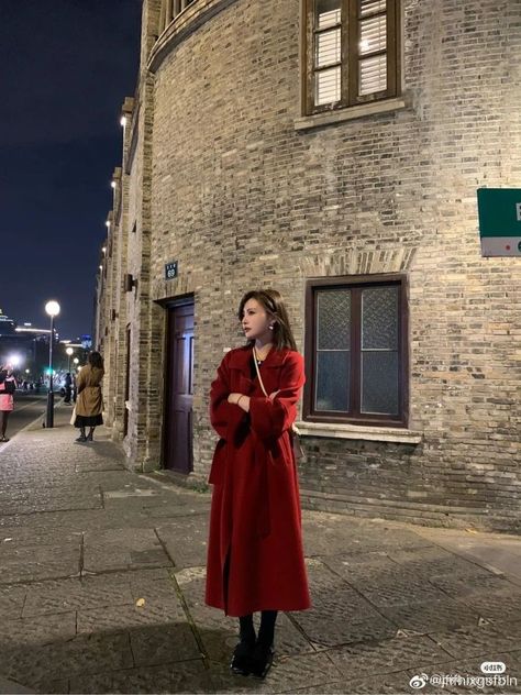 Overcoat With Dress, Red Overcoat Outfit Women, Red Long Coat Outfits Winter, Red Coat Aesthetic, Red Coat Outfit, Winter Layering Outfits, Red Overcoat, Elegant Christmas Party, Autumn Styles