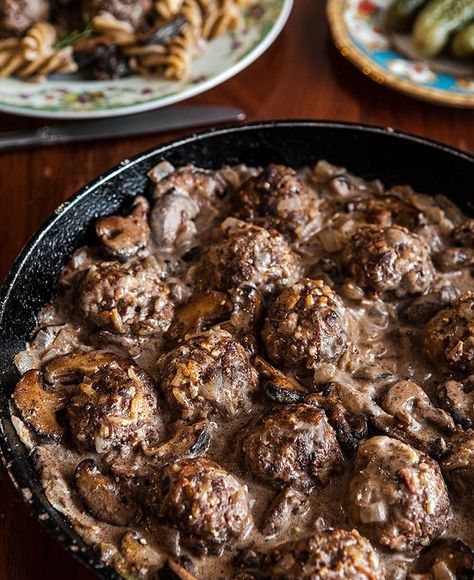 Meatball Stroganoff Recipe for Juicy Meatballs in a Mushroom Gravy. Copyright © 2022 Terence Carter / Grantourismo. All Rights Reserved. Russian Meatballs, Meatball Stroganoff Recipe, Meatball Stroganoff, Ground Beef Meatballs, Spicy Mushroom, Juicy Meatballs, Russian Dishes, Meatball Sauce, Mushroom Cream Sauces