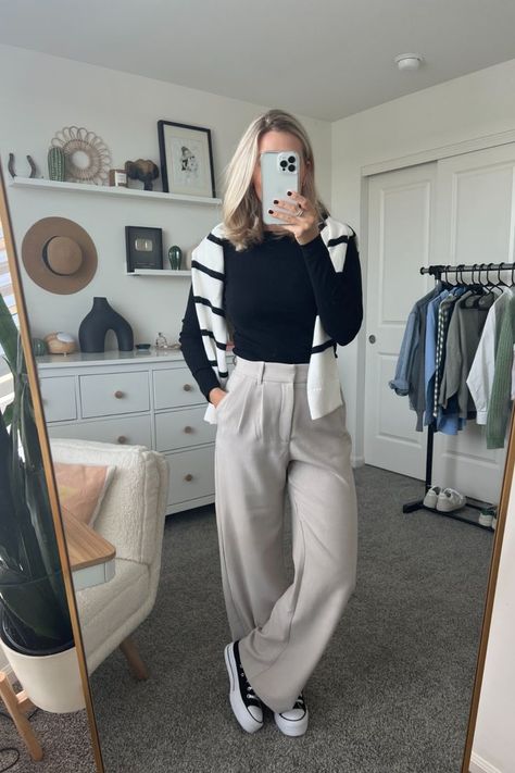 Tee And Trousers Outfit, Abercrombie Wide Leg Trousers, Abercrombie Tailored Pants Outfit, Winter Outfits Trousers, Casual Outfits With Trousers, How To Style Wide Jeans, Abercrombie Trousers Outfit, Abercrombie Sloane Pant Outfit, Wide Leg Trousers Outfit Winter