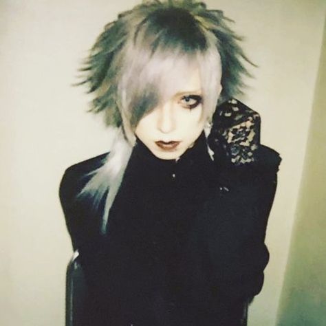 reiya _ _ _ _ #VKEI #vkei #trendy #alternativegirl #style #xaaxaaband #xaaxaa #xaaxaareiya #xaaxaakazuki Vkei Haircut, Kazuki Xaaxaa, Vkei Pfp, Irl Pfp, Vkei Bands, Visual Kei, Makeup Inspo, Fashion Inspo Outfits, Art Reference