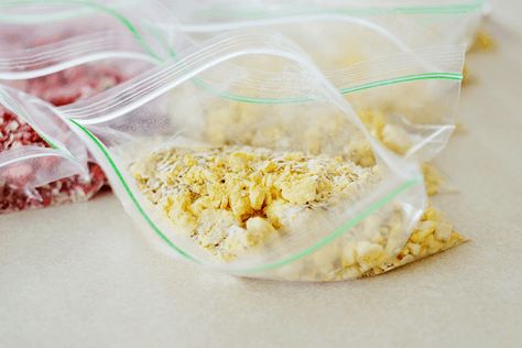 Diy Instant Oatmeal Packets, Diy Instant Oatmeal, Peaches And Cream Oatmeal, Instant Oatmeal Recipes, Instant Oatmeal Packets, Peach Oatmeal, Quaker Oatmeal, Diy Oatmeal, Easy And Healthy Breakfast