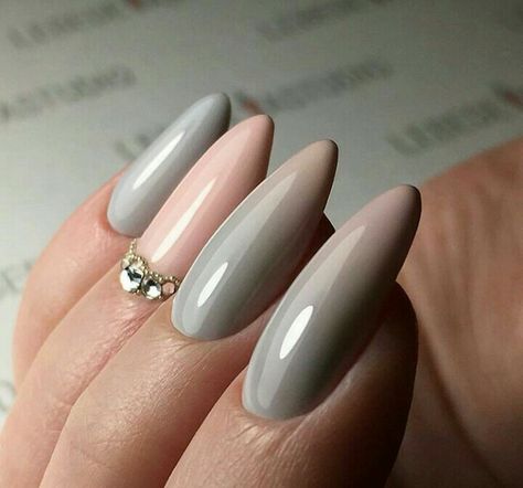 Pastel Taupe NailArt Nagel Stamping, Basic Nails, Gray Nails, Diy Nail Designs, Silver Nails, Beautiful Nail Art, Chic Nails, Gold Nails, No Name