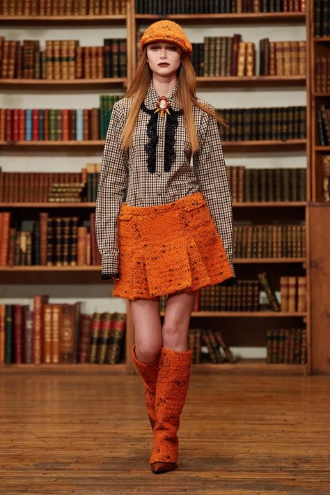 Anna Sui Fall 2024 Ready-to-Wear Fashion Show | Vogue Spring Capsule, Moda Outfit, Fall 24, Copenhagen Fashion Week, Trending Fashion Outfits, Fashion Now, Anna Sui, Print Trends, Fashion Images