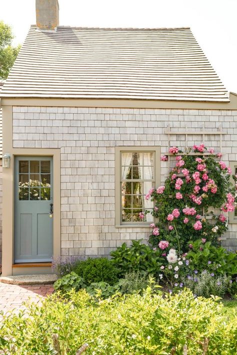 Stone Cottage Homes, Nantucket Style Homes, Nantucket Cottage, Cape Cod Cottage, Nantucket Home, Coastal Cottage Style, Nantucket Style, English Country Cottage, Cottage Exterior