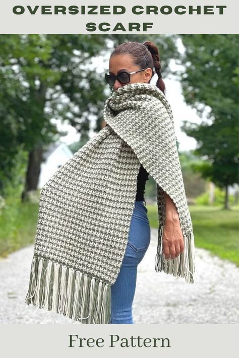 woman wearing a giant crochet scarf Crochet Blanket Scarf, Modern Haken, Crochet Mens Scarf, Chunky Crochet Scarf, Super Scarf, Crochet Scarf Pattern Free, Crochet Shawl Pattern Free, Cardigan Design, Crochet Triangle