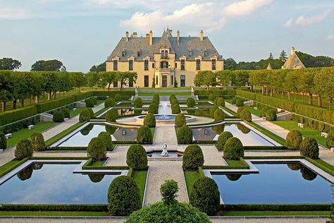 Great Gatsby East Egg House American Castles, Best Places To Propose, Oheka Castle, Chateau Hotel, Estate Garden, Looks Country, Historic Mansion, Castle Hotel, Castle Wedding