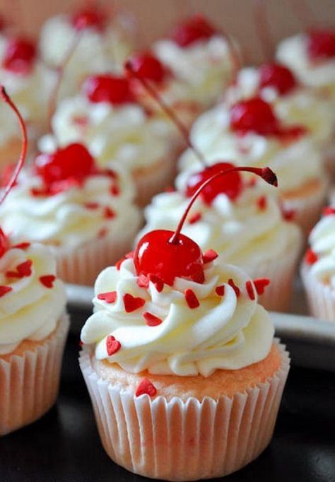 15 Valentine's Day Desserts that Scream "Romance" | GleamItUp Cupcake Receptek, Cherry Cupcakes, Valentine Day Cupcakes, Torte Cupcake, Valentine Desserts, Valentines Cupcakes, Valentines Day Desserts, Valentines Day Food, Valentines Food