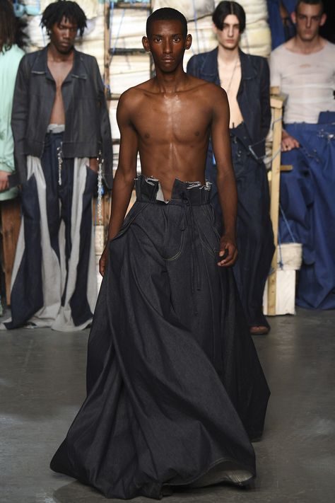 MAN Spring 2017 Menswear Fashion Show - Per Götesson Men’s Skirt, Men’s Runway, Male Skirt, Skirts For Men, Skirts Men, Men Skirt, Men In Skirts, Mens Dresses, Style Androgyne