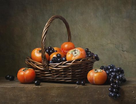 How to Take Fruit Photography? Creative Fruits and Vegetable Photography Ideas Fruit Basket Painting, Basket Painting, Dressing For Fruit Salad, Vegetables Photography, Fruits Photos, Still Life Images, Fruit Picture, Fruits Images, Still Life Fruit