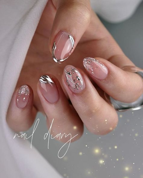 19 Wedding Nail Trends 2024 - Exquisite Designs for Brides in 82 Photos Latest Wedding Nail Trends 2023, Wedding Nails 2024 Bride, Wedding Nails 2024 Trends, Bride Nails 2024, Bride Nails 2024 Trends, Nails For Brides, Silver Nail Designs, Red Nail Art, Wedding Nails For Bride