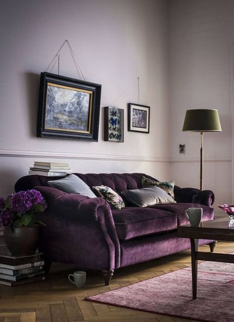 Mauve Living Room, Purple Velvet Sofa, Green Floor Lamp, Purple Couch, Purple Living Room, Purple Sofa, Sofa Uk, Shabby Home, Green Flooring