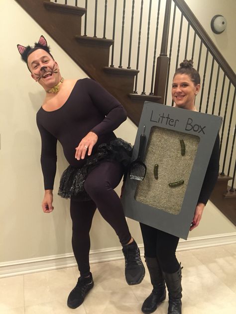 Cat and litter box couples costume Cat Couples Costume, Cat Couple Costume, Crazy Cat Lady Costume, Boxing Halloween Costume, Cat Duo, Costume Couple, Best Couples Costumes, Box Costumes, Duo Costumes