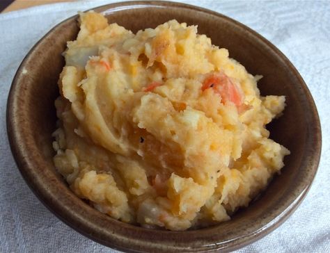 Rotmos – Swedish Mashed Root Vegetables Smoked Pork Chops, Classic Mashed Potatoes, Eat Veggies, Mashed Potato Recipes, Swedish Recipes, Smoked Pork, Easter Dinner, Potato Dishes, Root Vegetables