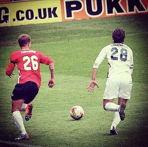 James Coppinger (Doncaster Rovers football player) posted this throw back picture with Louis, from 2015. (October 18th) Doncaster Rovers, Back Pictures, Larry Stylinson, Getting Old, Soccer Ball, Louis Tomlinson, Football Players, Your Eyes, Fangirl