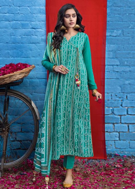 Lawn Trouser Design, Asian Designers, Pakistani Designer Suits, Lawn Suit, Pakistani Lawn Suits, Unstitched Dress Material, Gul Ahmed, Lawn Suits, Suit Fabric