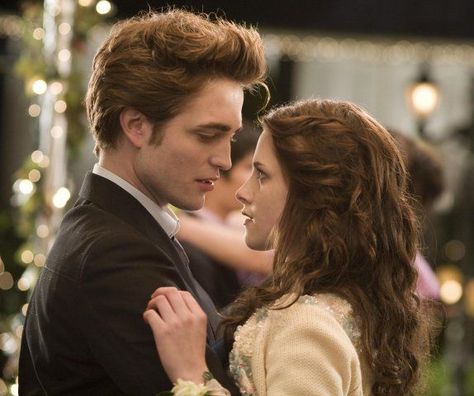 Best Movie Couples, Stars D'hollywood, Toxic Men, Four Movie, Bella Cullen, Intelligent Women, Twilight Movie, Movie Couples, She Movie