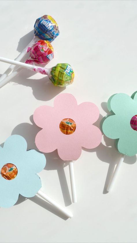 I love these lollipop holders- such a cute and quick way to add something a little fun for parties- plus a great way to use up my scraps. 

Head to my blog for the free SVG file to download and a quick how-to. Perfect for Easter, birthdays and so much more! Lollipop Holder Diy, Flower Lollipop Holder, Lollipop Ideas, Flower Lollipop, Lollipops Diy, Lollipop Craft, Lollipop Decorations, Lollipop Holder, Princess Theme Birthday Party