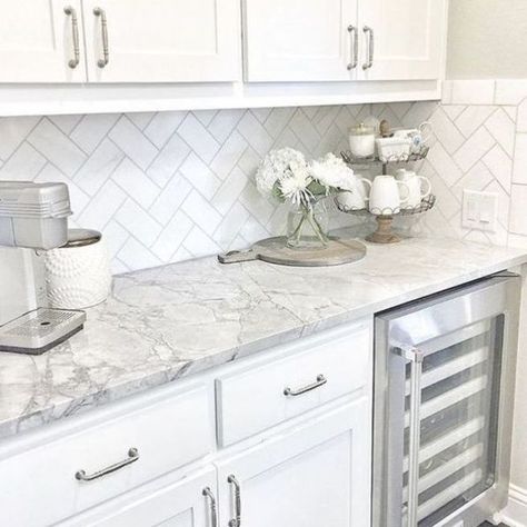 19+ Top Choices of Granite Countertops with White Cabinets Grey Backsplash Ideas - Farmhouse Kitchen Countertops, Model Dapur, White Kitchen Remodeling, Kabinet Dapur, Classic Kitchen, White Kitchen Design, Kitchen Marble, Kitchen Tiles Backsplash, Trendy Kitchen