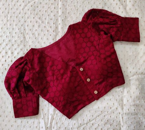 Churi Sleeves Blouse, Nice Blouse Designs, Back Button Blouse Designs, Hakoba Blouse Designs, Blouse Designs Front And Back, Hakoba Blouse, Cotton Blouse Pattern, Onam Outfits, Pattern Blouses