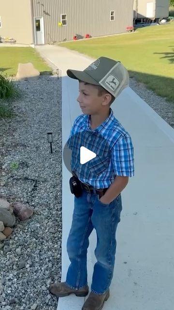 Kids Videos For Kids, Funny Little Kid Videos, Fart Videos, Funny Kid Videos, Funny People Videos, Funny Country Kids, Funny Kids Videos, Best Kid Jokes, Toys For Kids Who Live On A Farm