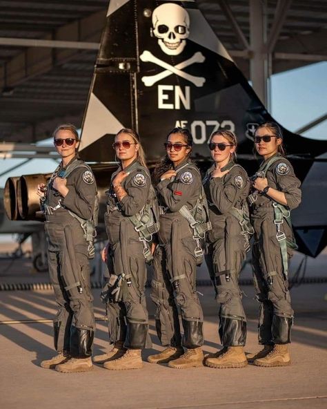 Space Force Uniform, Fighter Pilot Uniform, Air Force Pictures, Pilot Career, Female Pilots, Jet Pilot, Jet Fighter Pilot, Pilot Uniform, Air Force Pilot