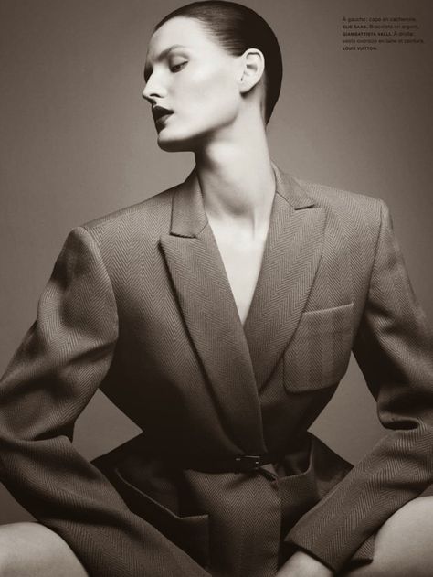 Numero Magazine, Woman In Suit, Model Test, Studio Photoshoot, Power Dressing, Fashion Photography Inspiration, Menswear Inspired, Look Vintage, Fashion Photoshoot