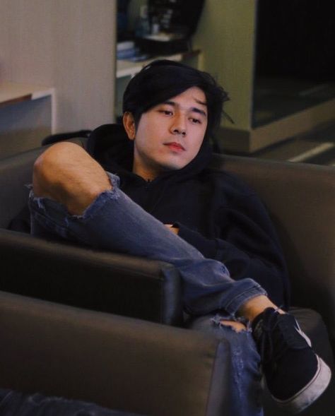 Paolo Avelino (ctto) Paolo Avelino, Paulo Avelino, Boy Snaps Pic, Disney Cars Wallpaper, Prince Zuko, Pub Design, Baby Q, Haikyuu Manga, Face Claims