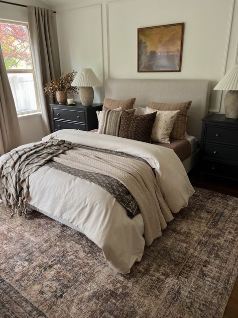 Darker Bedding Ideas, Amber Lewis Bedroom Design, Modern Traditional Primary Bedroom, Moody Spring Bedroom, Pale Blue And Brown Bedroom, Bedroom Inspirations Gray Walls, Brown And Sage Bedroom, Bedding Color Scheme Ideas, Brown Moody Bedroom