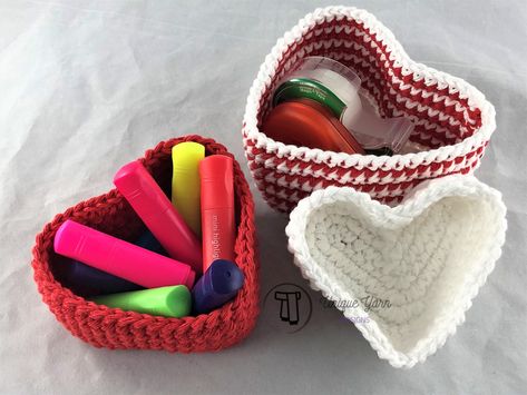 Baskets Crochet, Crochet Valentine Patterns, Crochet Storage Baskets, Ideas For Crochet, Nesting Baskets, Unique Yarn, Crochet Baskets, Crochet Shell Stitch, Valentines Patterns