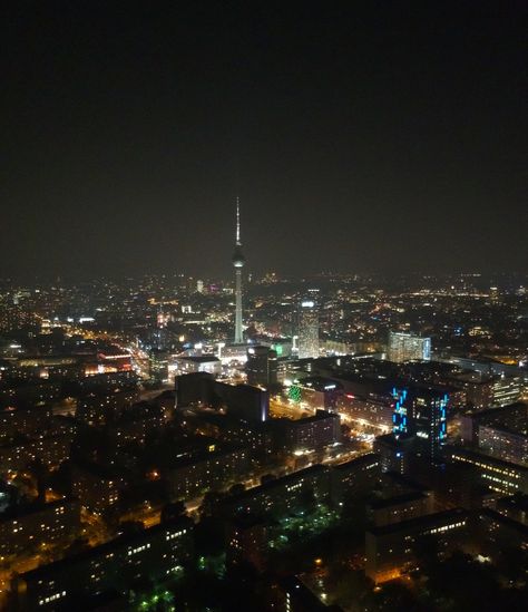 Berlin Aesthetic Night, Berlin Tower, Berlin At Night, Berlin Night, Berlin Tv Tower, H.e.r Aesthetic, Goth Aesthetic, Getting Drunk, Night City