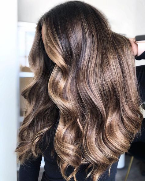 𝐌𝐚𝐫𝐢𝐧𝐚 • 𝐏𝐀 𝐁𝐚𝐥𝐚𝐲𝐚𝐠𝐞 on Instagram: “𝘽𝙍𝙊𝙉𝘿𝙀 𝑏𝑎𝑏𝑒⁣ ⁣ Toned with @redken Shades EQ ⁣ 8N+8VG+7NB⁣ ⁣ Have you tried the VG’s yet? They are the perfect balance of cool and warm,…” Redken Shades Eq 8vg, 8vg Shades Eq, 7nb Shades Eq, Wella Formulas, Color Trends 2024, Redken Shades, Hot Hair Colors, Redken Shades Eq, Spring Hair Color