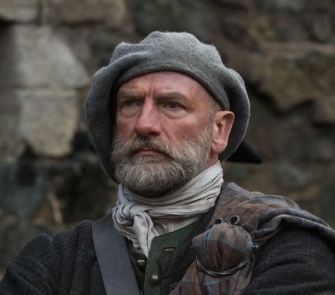 Officially Licensed Hats From OUTLANDER The Series Outlander Knits, Claire Outlander, Highlands Warrior, Gabaldon Outlander, Graham Mctavish, Outlander Knitting, Diana Gabaldon Outlander Series, Outlander Season 1, Outlander Book Series