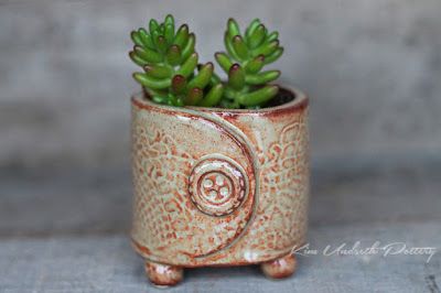 Hand Built Pottery Ideas, Hand Building Pottery Ideas, Slab Pottery Ideas, Handbuilding Pottery, Pottery Templates, Make For Beginners, Mugs Pottery, Slab Ceramics, Beginner Pottery