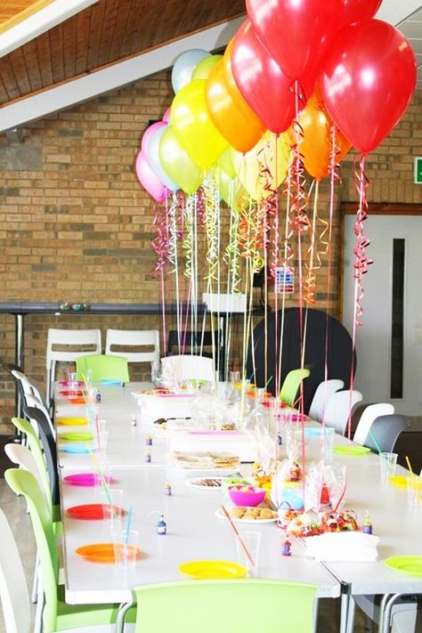 Deco Ballon, Birthday Table Decorations, Rainbow Birthday Party, Rainbow Balloons, Birthday Party Balloon, Birthday Table, Balloon Decorations Party, Rainbow Birthday, 2nd Birthday Parties