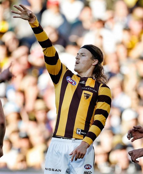 Ginnie enjoyed a goal against his old mob. #AFLPiesHawks #hawthornfc #gatherround #adelaideoval #heraldsunsport #heraldsunphoto… | Instagram Jack Ginnivan Wallpaper, Jack Ginnivan Hawthorn, Afl Wallpaper, Afl Aesthetic, Jack Ginnivan, Afl Hawthorn, Hawthorn Football Club, Afl Players, Hawthorn Hawks