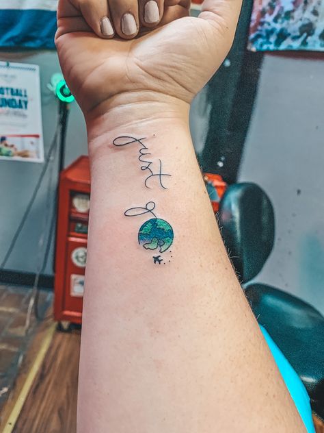 I love traveling and this tattoo is perfect for that! Just Go Tattoo, Travel Tattoo, Beauty Business, Business Website, Tattoo Art, Infinity Tattoo, Just Go, Art Tattoo, I Love