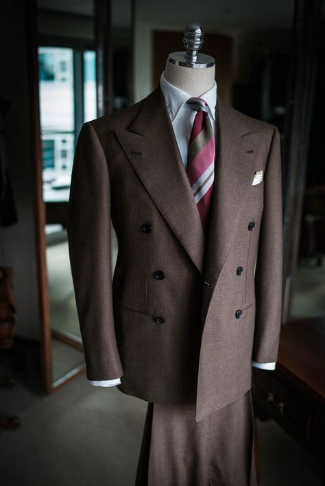 New Design Suits, Brown Double Breasted Suit, Brown Suits For Men, Double Breasted Suit Men, Blue Pinstripe Suit, Classic Suits, Slim Fit Suit Men, Brown Suit, Brown Pinstripe