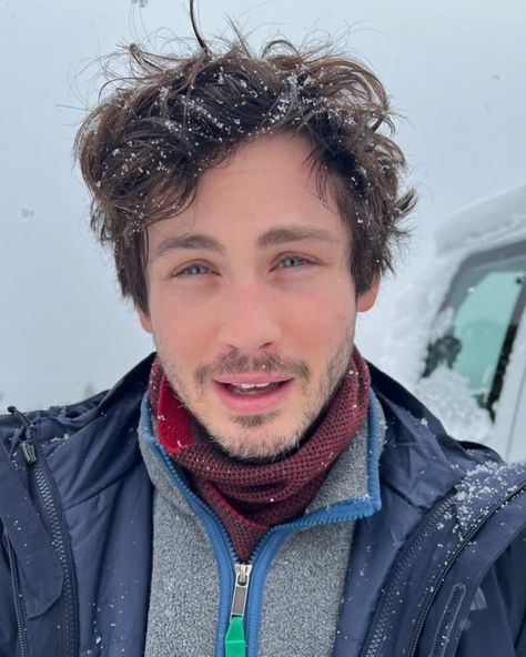 Logan Lerman on Instagram: “Those eyes😍 @loganlerman #loganlerman” Aaron Taylor, Aaron Taylor Johnson, Logan Lerman, Perks Of Being A Wallflower, Pretty Men, Percy Jackson, Celebrity Crush, Pretty People, Actors & Actresses