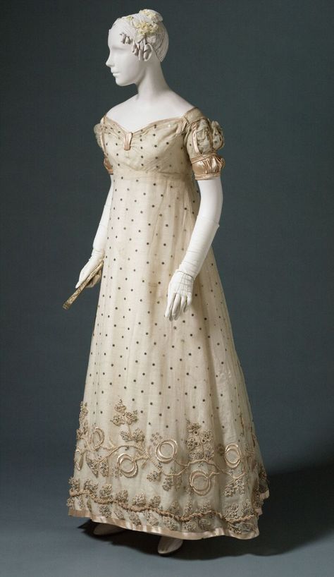 c.1817; made in France silk and wool gauze with silk satin, iron floral pailettes, silk embroidery, glass beads, silk cording Philadelphia Museum of Art - Collections Object : Woman's Evening Dress Regency Gown, Regency Era Fashion, 1800s Fashion, Regency Dress, Regency Fashion, 19th Century Fashion, Period Outfit, Old Dresses, Philadelphia Museum Of Art