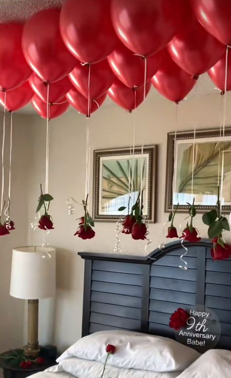 Red Roses Hanging From Ceiling, First Night Room Decoration Romantic, Valentine Day Aesthetic, Aesthetic Valentines Day, Gift Ideas Valentines Day, Valentines Day Aesthetic, Romantic Room Surprise, Valentines Day Romantic, Valentines Door