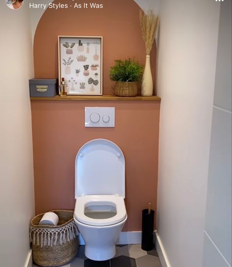 Wc Ideas, Toilet Room Decor, Small Toilet Room, Earthy Home, Boho Bathroom Decor, Latest Bathroom, Bathroom Inspiration Modern, Mini Bonsai, Bathroom Design Trends