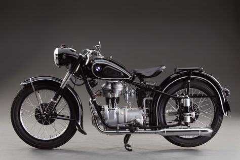 photos of vintage motorcycles | ... : 1953 BMW R25/2 - Classic German Motorcycles - Motorcycle Classics Nine T Bmw, Bmw Motorcycle Vintage, Motor Klasik, Bmw Vintage, Motos Vintage, Motos Bmw, Bmw Classic Cars, Bmw Motors, Motorcycle Sidecar