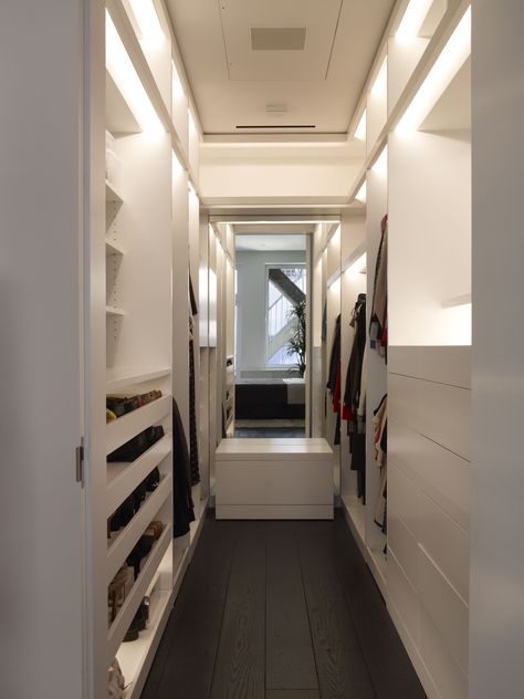 Flatiron Penthouse | Closet | Rise Projects Dressing Room Inside Bedroom, Penthouse Walk In Closet, Apartment Walk In Closet, Penthouse Closet, Family Penthouse, Penthouse Apartment Aesthetic, Luxury Walk In Closet, Narrow Closet Design, Penthouse New York