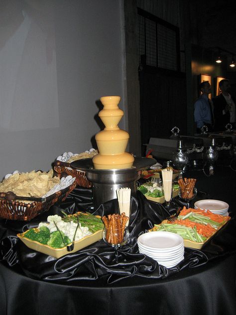 Queso Bar, Wedding Queso Fountain, Nachos Restaurant, Cheese Fountain, Chocolate Fountain Recipes, Salsa Bar, Nacho Bar, Flag Food, Queso Cheddar