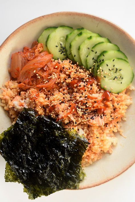 Salmon Rice Bowl Emily Mariko, Salmon Sushi Bowl Tik Tok, Salmon Rice Bowl Aesthetic, Aesthetic Rice Bowl, Tik Tok Salmon Bowl, Homemade Rice Bowls, Salmon And Kimchi, Salmon Kimchi Bowl, Salmon Rice Cakes