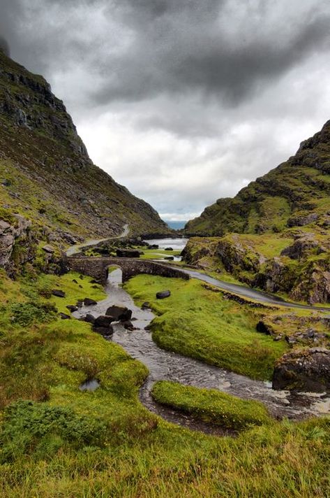 Irish Mountains, Ireland Mountains, Ireland Scenery, Book Castle, Gap Of Dunloe, Ireland Aesthetic, Castle Series, Kerry Ireland, Irish Landscape