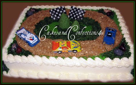 Dirt+Track+Racing Dirt Track Race Car Birthday Cake, Dirt Track Racing Cake, Dirt Track Racing Party Ideas, Race Cars Cake, Dirt Cakes, Race Track Cake, Racing Cake, Classic Cars Birthday Party, Race Car Cakes